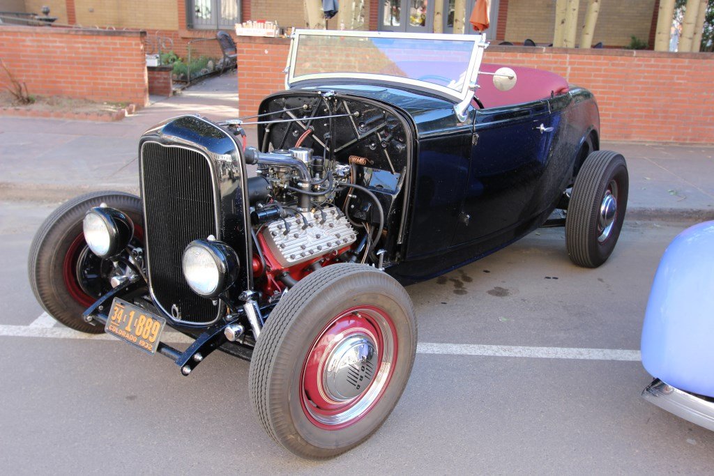 fri12_mainstreetcarshow34.jpg