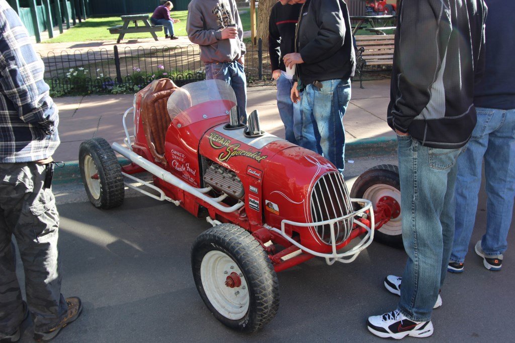 fri12_mainstreetcarshow7.jpg