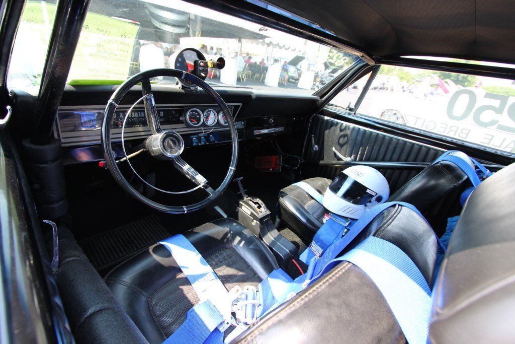 sat28_dragcar_66fairlane_interior.jpg